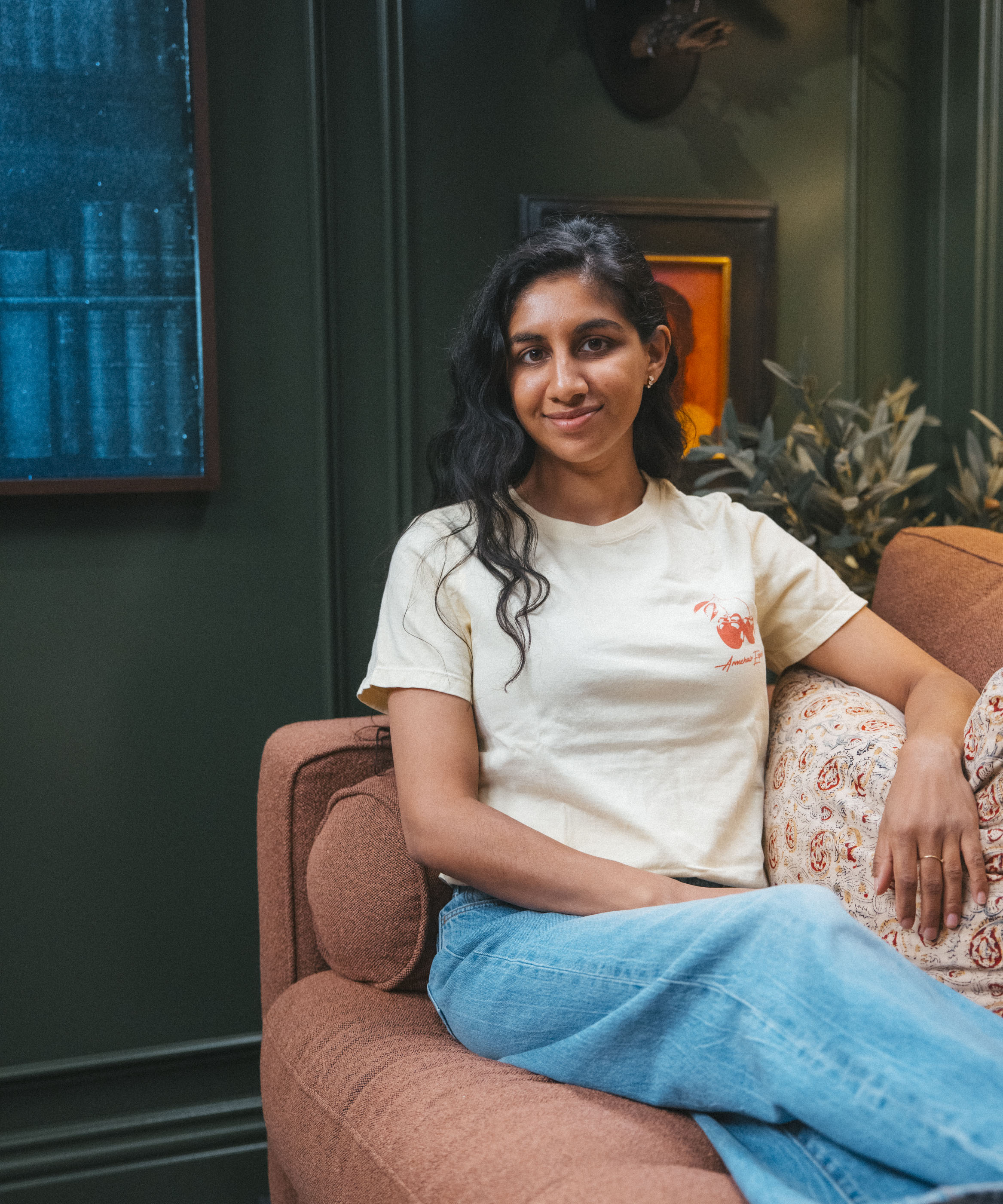 Big Cherry Box Fit T-Shirt Buttermilk – Armchair Expert
