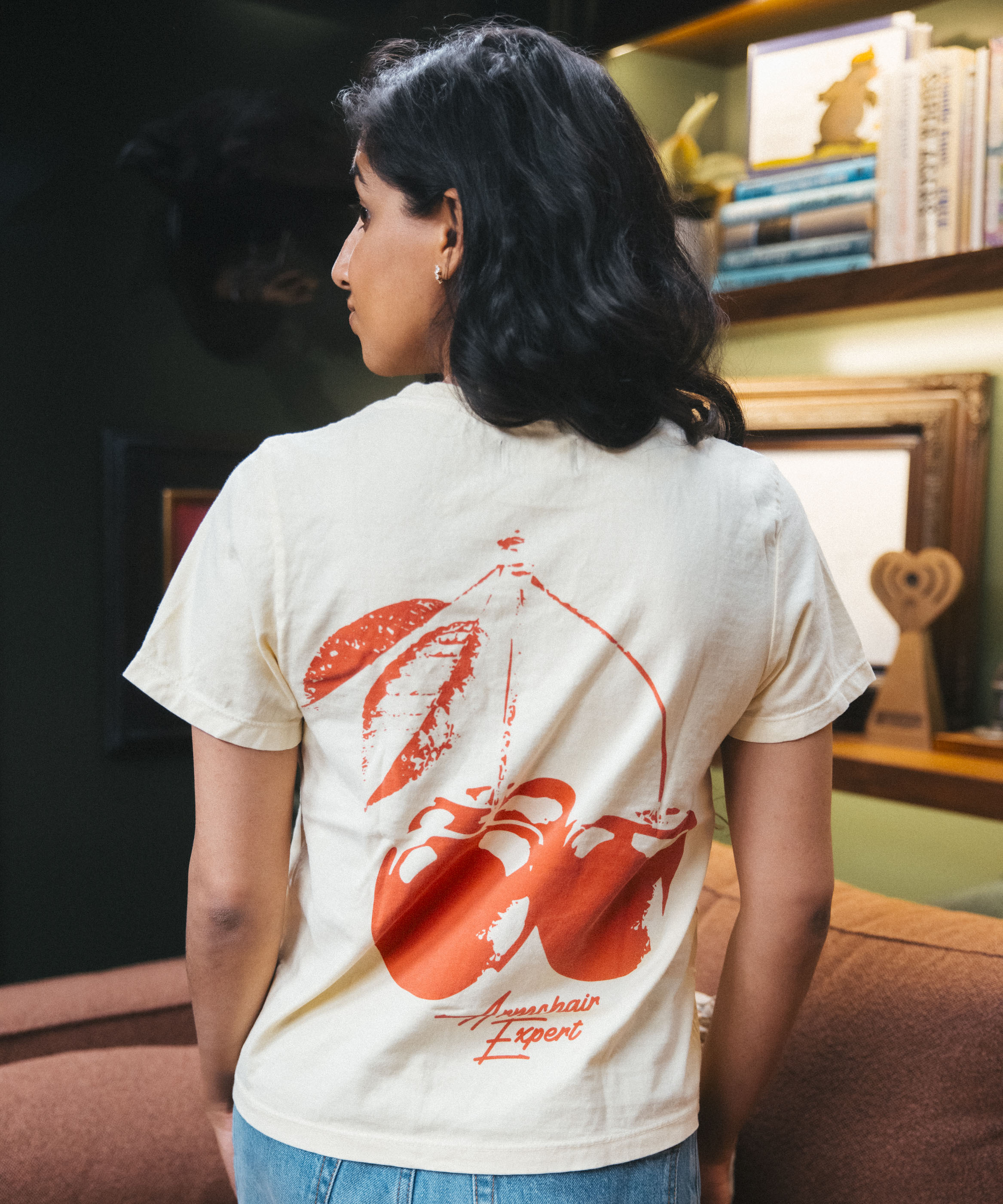 Big Cherry Box Fit T-Shirt Buttermilk – Armchair Expert